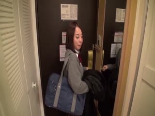 FSKI-001初心で可愛い素人女子校生の「大きなオッパイ」をチューチュー吸わせてもら